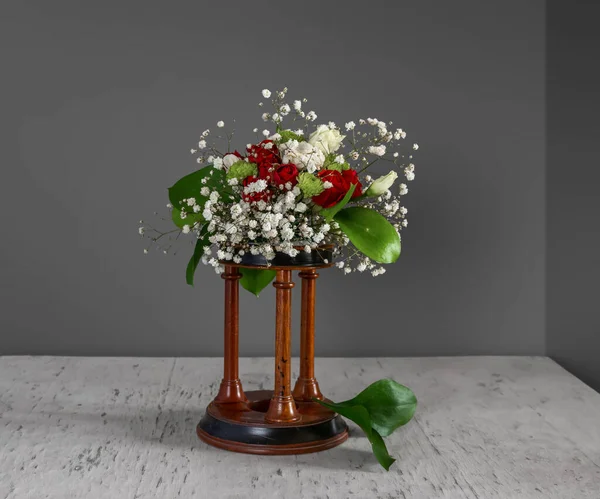 Bunch Flowers Wooden Stand Holiday Gift Valentine Day — Stock Photo, Image