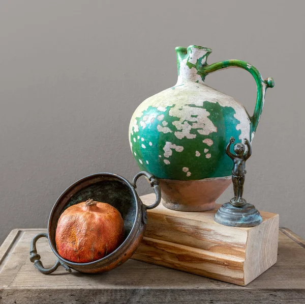 Still Life Ripe Pomegranate Copper Dish Peeling Ceramic Jug Very — Stock Photo, Image