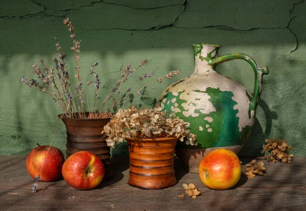 Une Très Vieille Cruche Céramique Avec Peinture Pelante Deux Vases — Photo