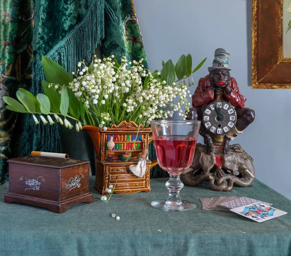 Still Life Glass Red Wine Antique Clock Bouquet Lilies Valley — Stock Photo, Image