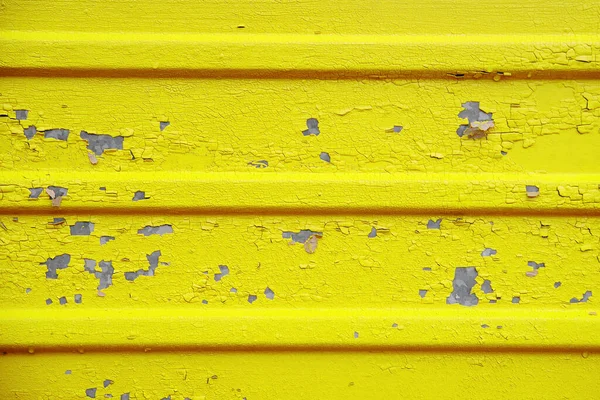 Crackled Paint Background. Vieux mur de peinture fissuré endommagé, fond grunge, couleur jaune et gris — Photo