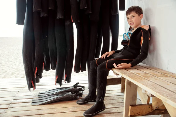 Παιδί Φοράει Στολή Και Ετοιμάζεται Βουτήξει Boy Scuba Diver Αγόρι — Φωτογραφία Αρχείου