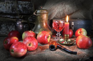 Akşam bir kadeh şarap ile elma hasat sonra