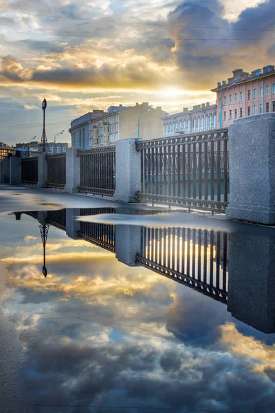 Спорудження Оболонського Каналу Після Дощу Санкт Петербурзі — стокове фото