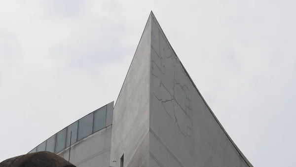 Mimarinin Düşük Açı Görünümü Arkaplan, İş, Modern Mimarlık Binası Arkaplanı, Boşluğu Kopyala