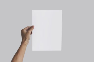 A4 kağıt sol elinde tutan sol el. Broşür presentatio