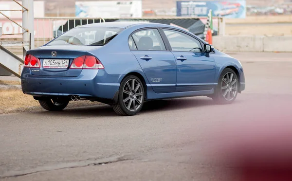 Krasnoyarsk Rússia Abril 2021 Carro Azul Sedan Honda Civic Fd1 — Fotografia de Stock