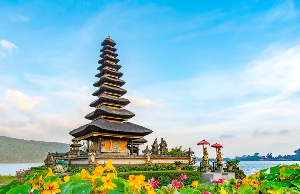 Pura Ulun Danu Batur je chrám v Bali — Stock fotografie