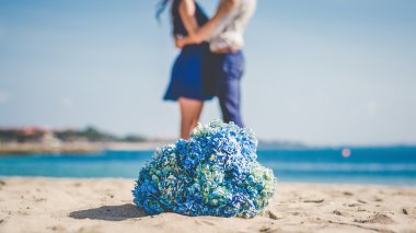 Çift yönü honeymooning plaj