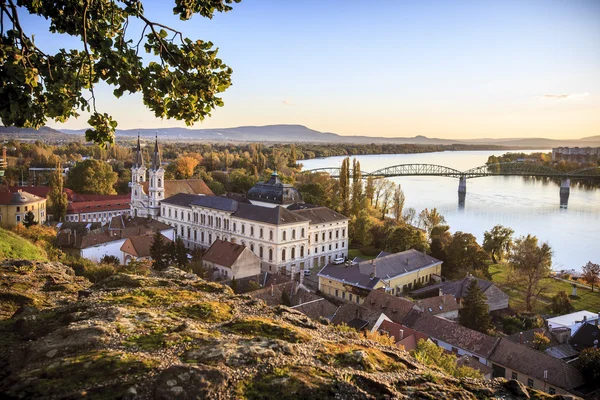 Uitzicht op de oude stad van Esztergom — Stockfoto