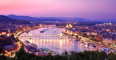 Akşam Budapeşte görünüm