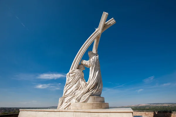 Esztergom Macaristan'da Kral için bir anıt