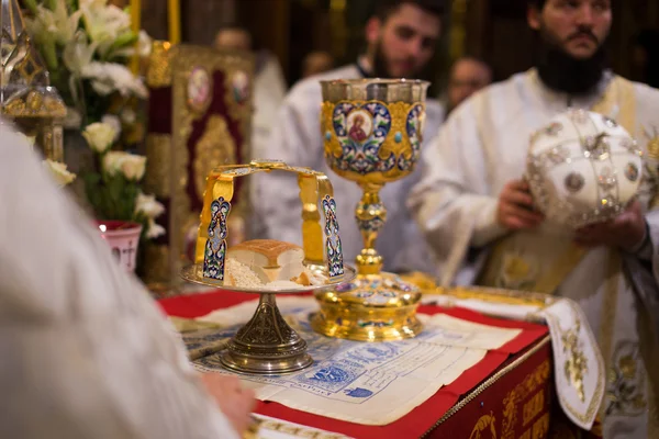 Cáliz para la comunión en el monasterio ortodoxo. Kiev . — Foto de Stock