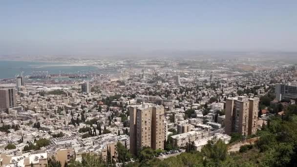 Uitzicht Haifa Vanaf Berg Residentiële Gebouwen Straten Wegen Haven Zee — Stockvideo