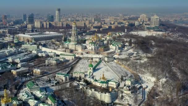 Piękny Zimowy Widok Szczyt Ławry Kijowsko Peczerskiej Wiele Kościołów Śniegu — Wideo stockowe