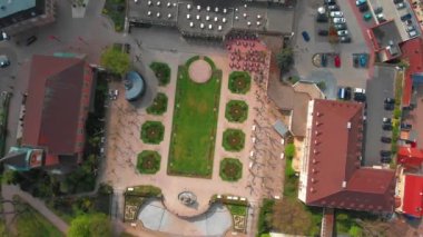 Parkın güzel üst manzarası ve Bad Durkheim 'ın merkezi, tarihi bölümü..