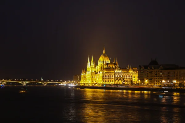 Βουδαπέστη φωτεινό ορόσημο — Φωτογραφία Αρχείου