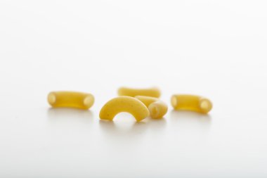 Beyaz Arkaplanda Makarna