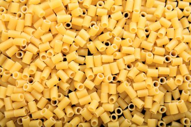 Pişmemiş makarna makarna tam arka plan