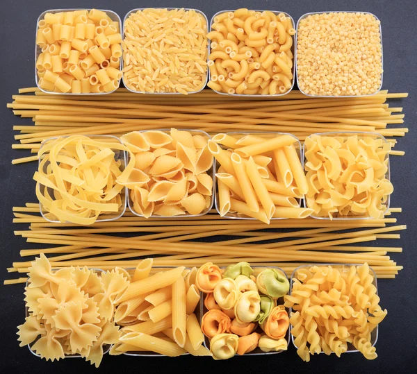 Various shapes of pasta — Stock Photo, Image