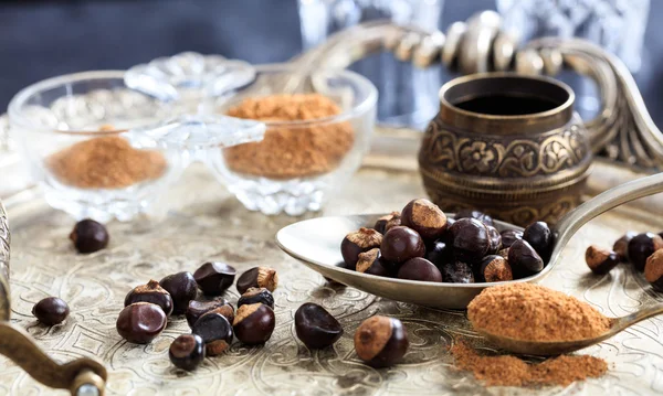 Guarana seeds and powder — Stock Photo, Image