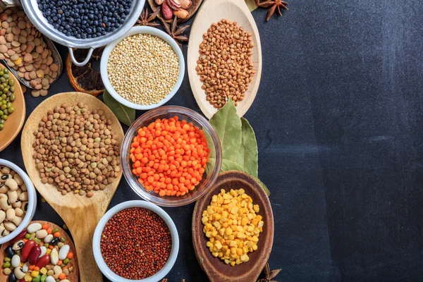 Composición de varios tipos de legumbres — Foto de Stock