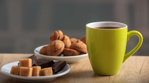 Cup of coffee and cookies — Stock Photo, Image