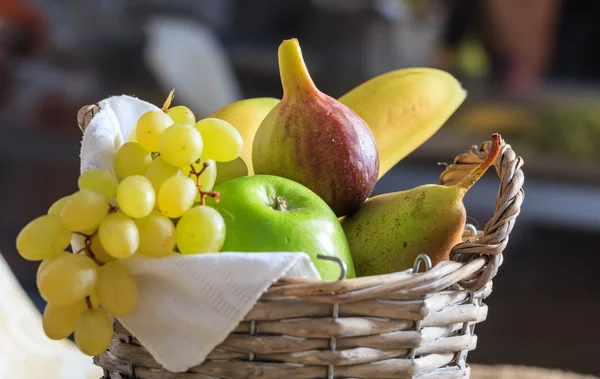 Varietà di frutta fresca — Foto Stock