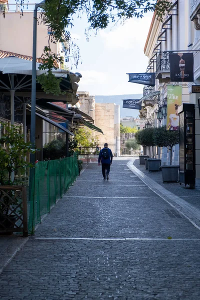 Atenas Grécia Novembro 2020 Fechamento Coronavírus Covid19 Homem Caminhando Rua — Fotografia de Stock