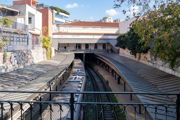 Atenas Grecia Noviembre 2020 Estación Metro Monastiraki Personas Esperando Plataforma —  Fotos de Stock