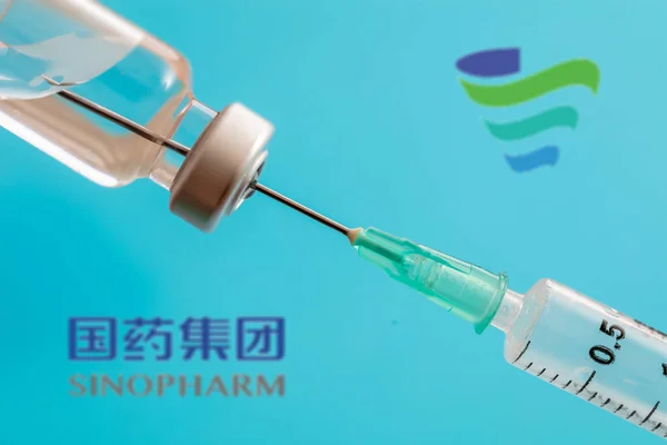 Афіни Греція Грудня 2020 Sinopharm Китайська Вакцина Логотип Синьому Тлі — стокове фото