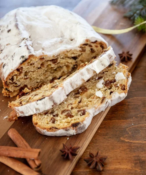 Bolo Natal Stollen Pão Tradicional Alemão Doce Fatias Christstollen Fundo — Fotografia de Stock