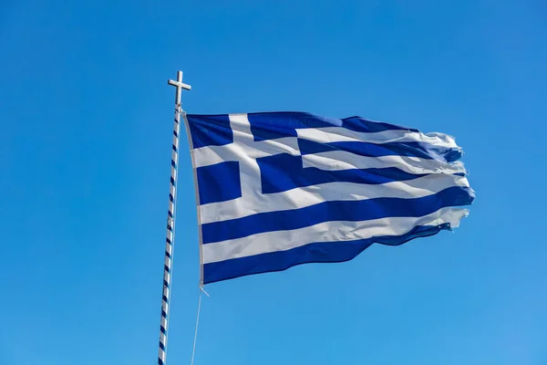 Signo Grecia Bandera Griega Asta Bandera Ondeando Viento Cielo Azul —  Fotos de Stock