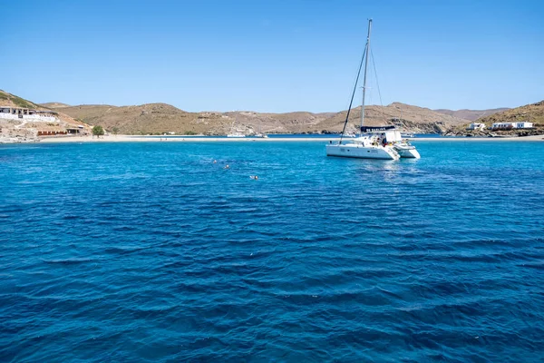 Остров Кифнос Киклад Греция Мая 2021 Года Колона Песчаный Пляж — стоковое фото