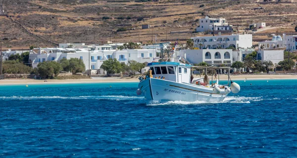 Isla Koufonisi Cícladas Grecia Mayo 2021 Velero Mar Egeo Azul — Foto de Stock