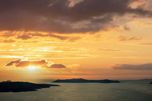 Ηλιοβασίλεμα Στο Αιγαίο Προορισμός Ελληνικά Νησιά Σαντορίνη Κυκλάδες Ελλάδα Ηρεμία — Φωτογραφία Αρχείου