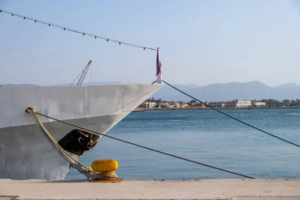 Navire Amarré Quai Port Bateau Blanc Noué Corde Noeud Sur — Photo