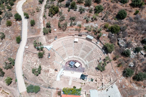 希腊阿戈里达的埃皮达罗斯古代小剧院 无人驾驶飞机俯瞰着 希腊纪念碑石座剧场完美的音响效果和审美效果 考古目的地Unesco Heritage — 图库照片