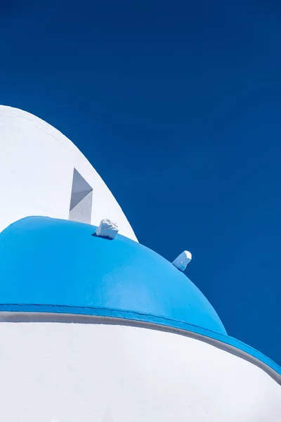 Церковная Деталь Белый Синий Цвета Киклады Греция Купол Часовни Греческого — стоковое фото