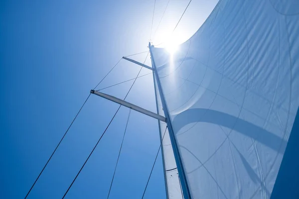 Segeln Mit Dem Wind Auf Hoher See Sommerurlaubskonzept Yachtwind Füllte — Stockfoto