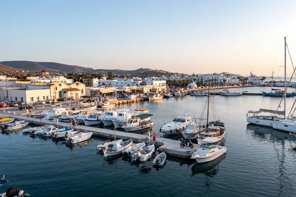 Греція Острів Парос Циклади Травня 2021 Року Порт Парікія Споглядає — стокове фото