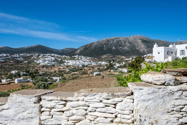 Griechenland Insel Sifnos Kykladen Traditionelle Weiß Getünchte Gebäude Bergauf Weinberge — Stockfoto