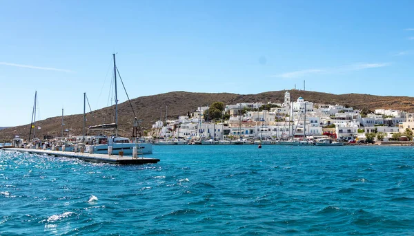 Milos Adamas Porto Turistico Cicladi Grecia Maggio 2021 Fronte Mare — Foto Stock