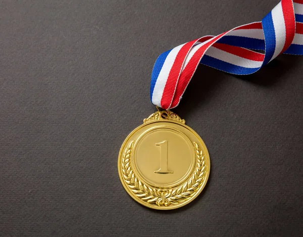 Medalla Oro Ganador Del Premio Oro Cinta Roja Color Azul — Foto de Stock