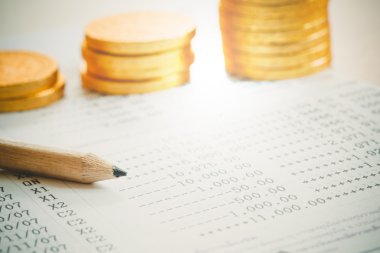 kredi para kavramı için paralar ile kalem kapatmak