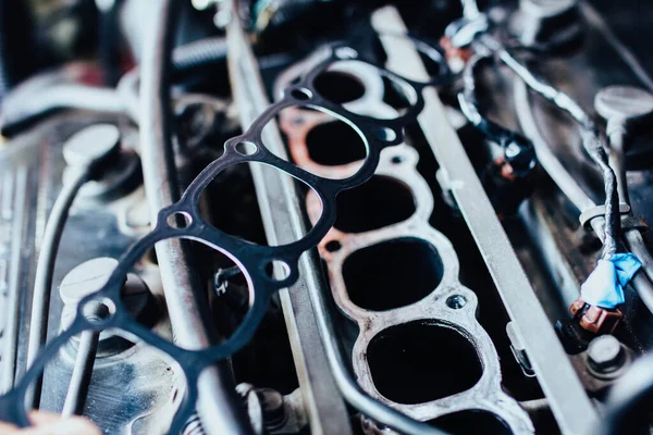 V6 motorlu motor için manifold contası