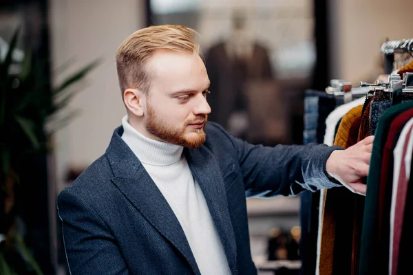 Man Choosing Clothes Store Man Shopping — Stock Photo, Image