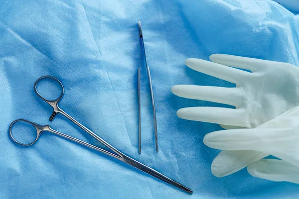 Chirurgické Nástroje Nástroje Modrém Pozadí — Stock fotografie