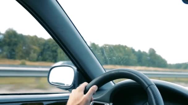 Les Images Homme Conducteur Conduit Dans Une Voiture — Video