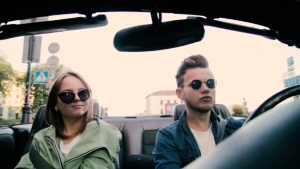 Young Couple Rides Convertible Summer Have Fun — Stock Video